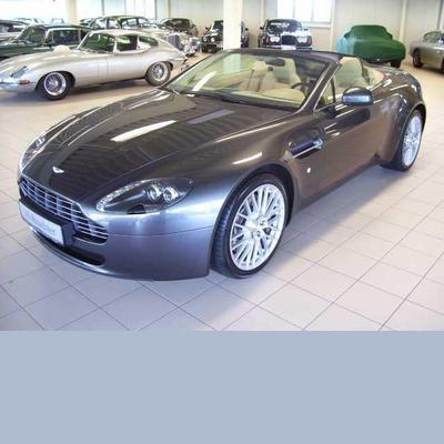 LHD ASTON MARTIN V8